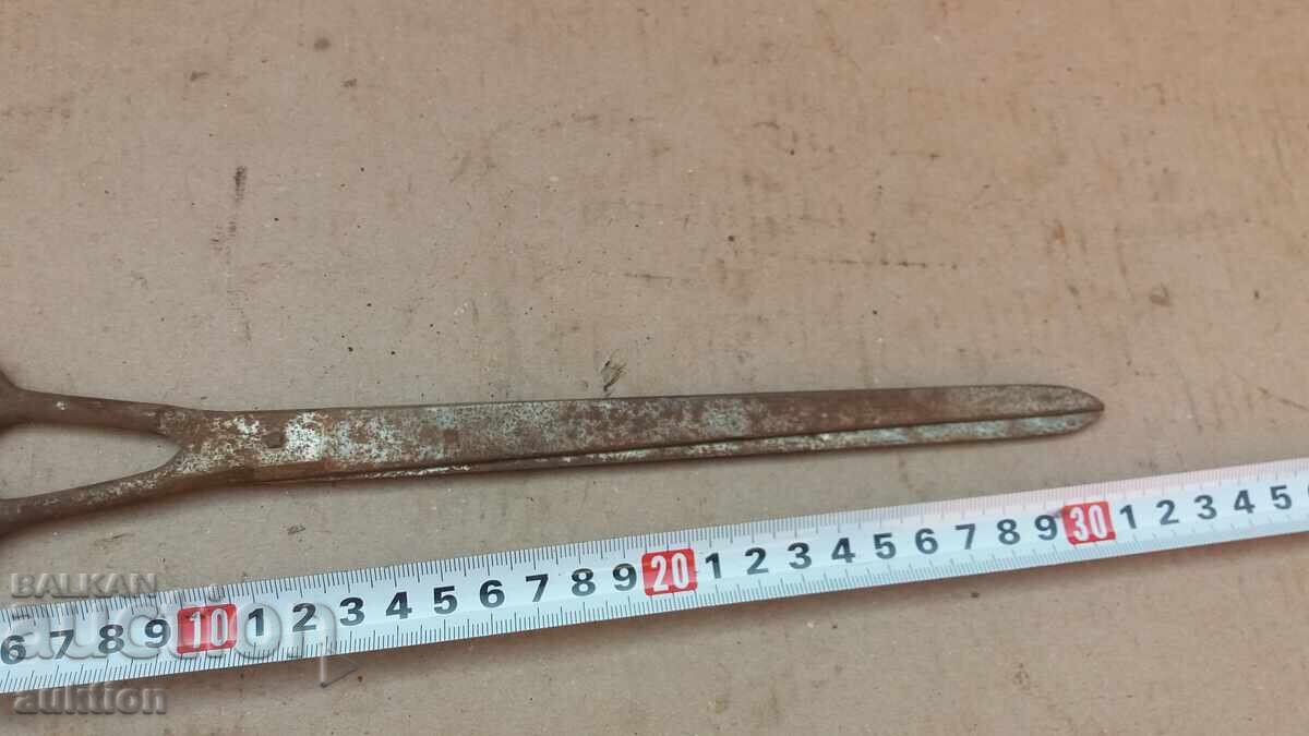 FOARFECE MEDICALE VECHI, SOCIALISTE cu preț 9.99 BGN | € 5.11 FOARFECE MEDICALE VECHI, SOCIALISTE cu preț 9.99 BGN | € 5.11