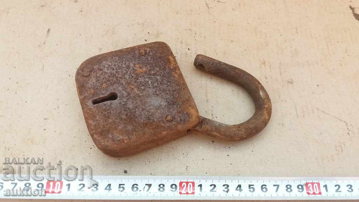 Аукцион КОВАН МАСИВЕН, ГОЛЯМ КАТИНАР ОТ ПОРТА