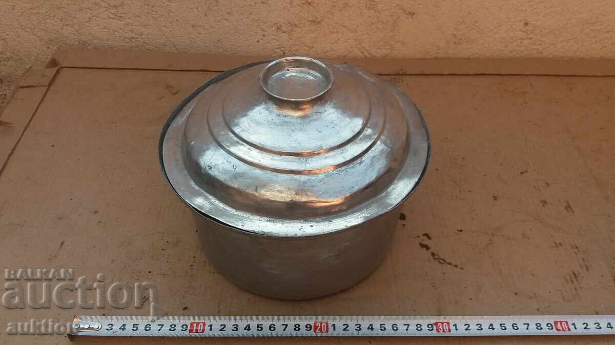 Licitație Oală de bucătărie emailată, excelentă, de epocă Licitație Oală de bucătărie emailată, excelentă, de epocă