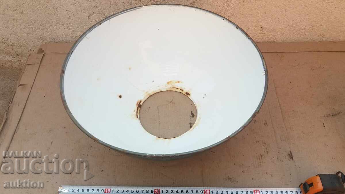 Delivery of MASSIVE ENAMELED FLOOR LAMP - INDUSTRIAL LAMP