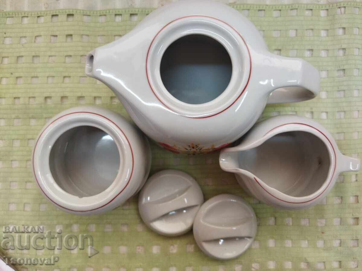 Veselă din porțelan "Dianko Stefanov" cu preț 20.00 BGN | € 10.23 Veselă din porțelan "Dianko Stefanov" cu preț 20.00 BGN | € 10.23