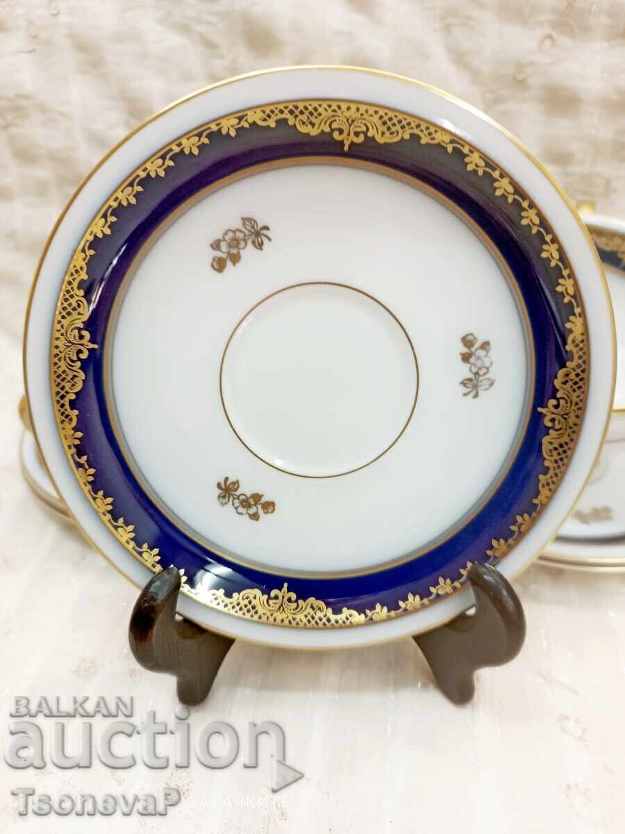 Auction Rosenthal porcelain set, Winifred model, cobalt and gold Auction Rosenthal porcelain set, Winifred model, cobalt and gold