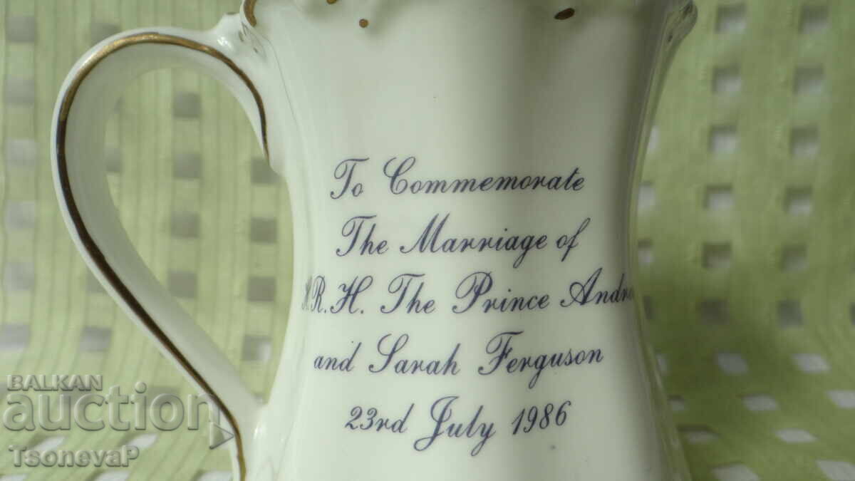 Livrarea Cana din portelan englezesc Livrarea Cana din portelan englezesc