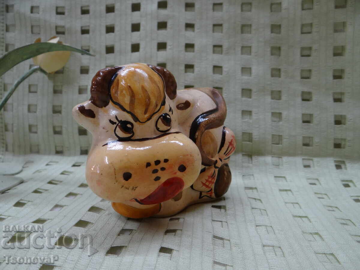 Auction Cow Piggy Bank Figurine Auction Cow Piggy Bank Figurine