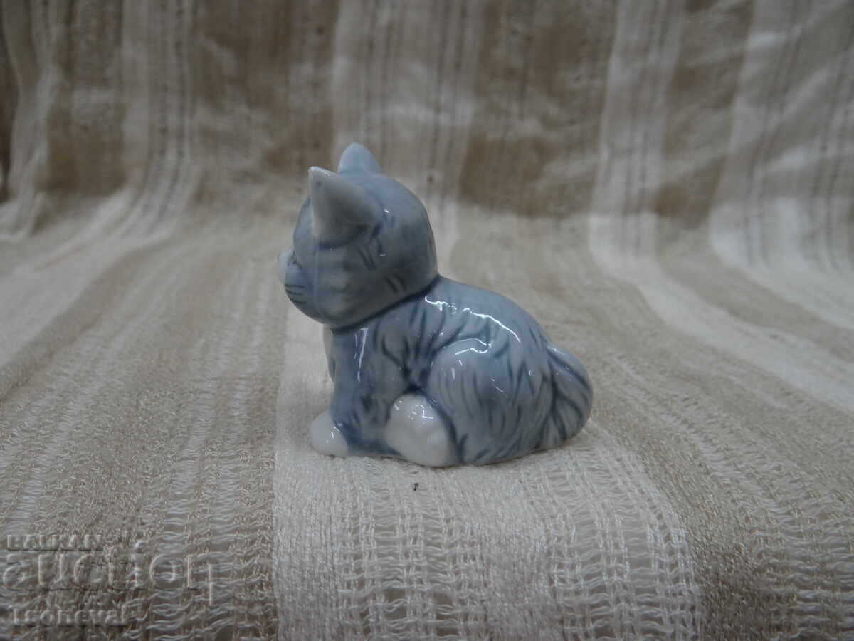 Porcelain cat figurine in blue with price 6.00 BGN | € 3.07 Porcelain cat figurine in blue with price 6.00 BGN | € 3.07