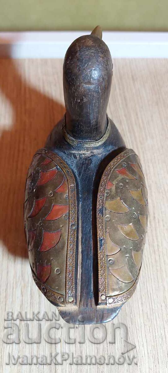 Delivery of Vintage Wood Carving Brass Hardware for Connoisseurs, Excellent Condition