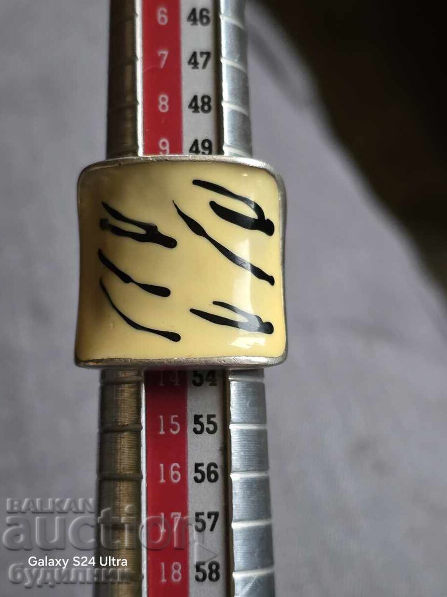 Доставка на Сребърен Масивен пръстен. 10,65 Грама. 16,5мм. Пускам над 10