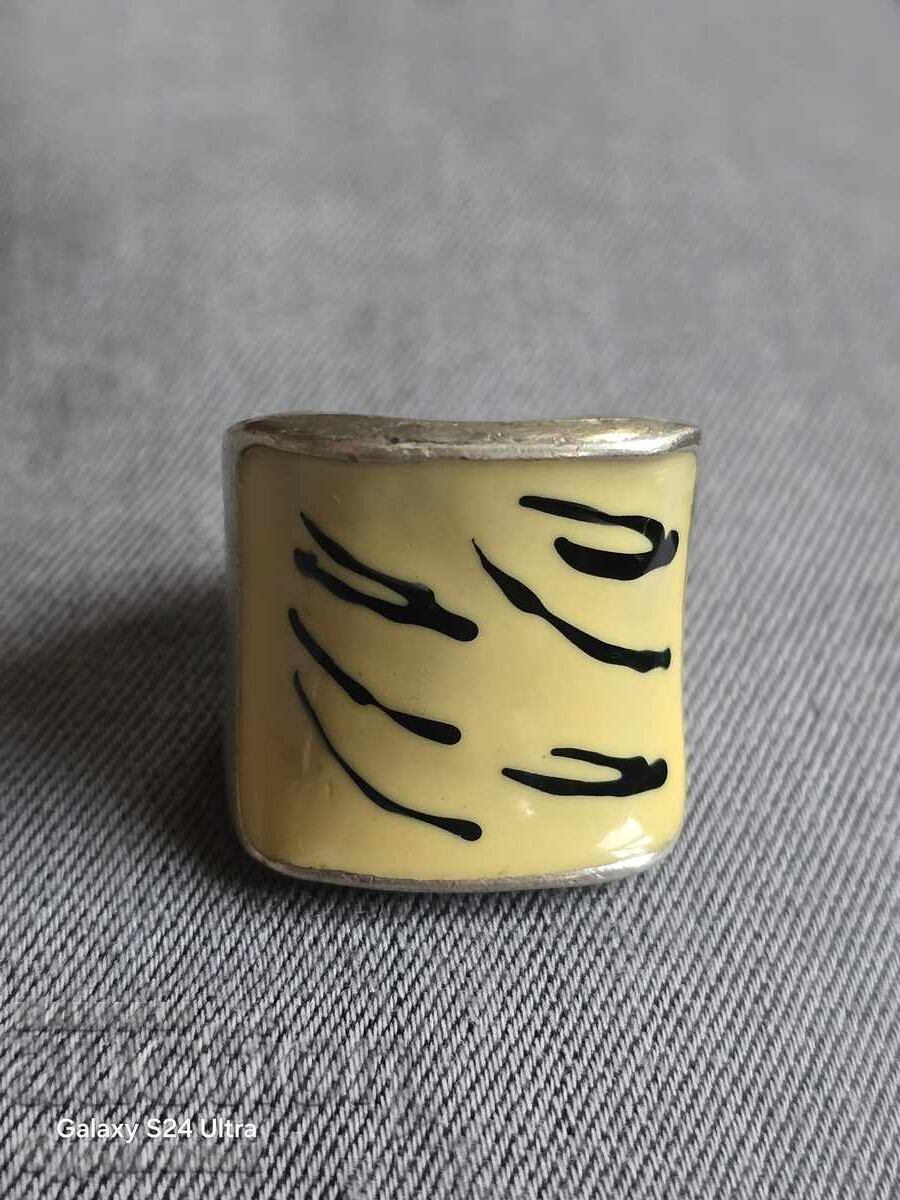 Сребърен Масивен пръстен. 10,65 Грама. 16,5мм. Пускам над 10