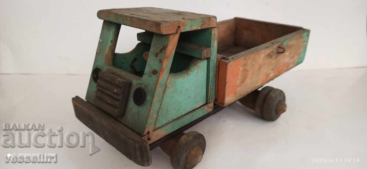 Delivery of Old Bulgarian wooden truck TPK Izvor Asenovgrad soc 50s