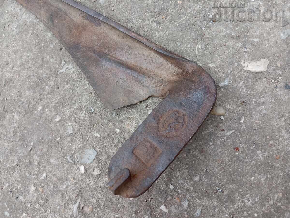 Delivery of marked ancient primitive hair