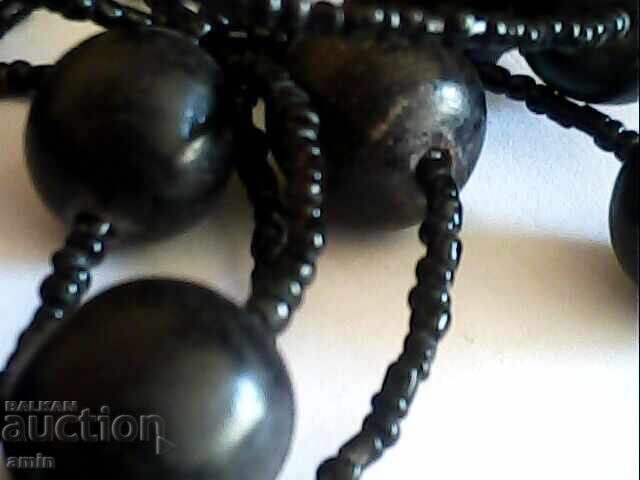 Δημοπρασία Παλιό κολιέ 3 σειρών με χάντρες και μεγάλα φυσικά πέτρες