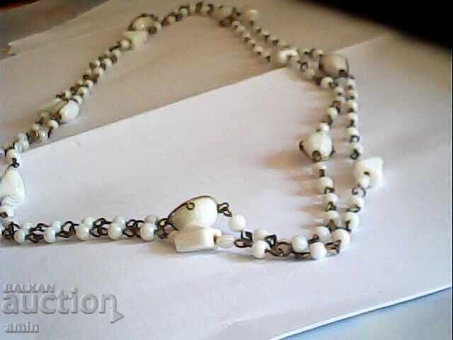 2 τμχ παλιά κολιέ από τεχνητή πέτρα 2 τμχ παλιά κολιέ από τεχνητή πέτρα