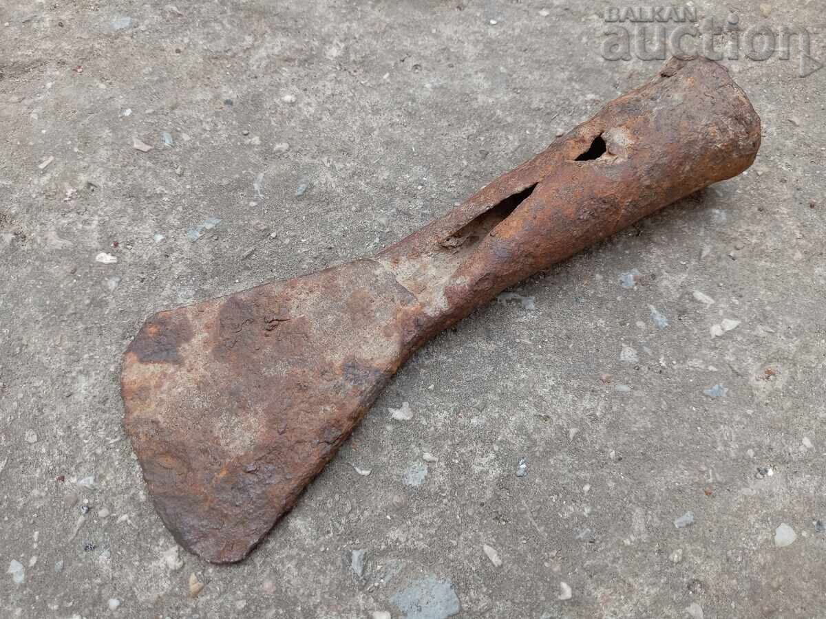 ogripka primitivă , ogribka , ugripka , ugripka fier forjat cu preț 21.00 BGN | € 10.74