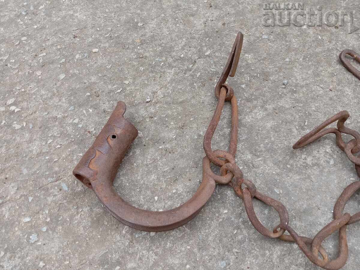 Old hand forged buckles, chains, shackles, shackles with padlock - 5 Old hand forged buckles, chains, shackles, shackles with padlock - 5