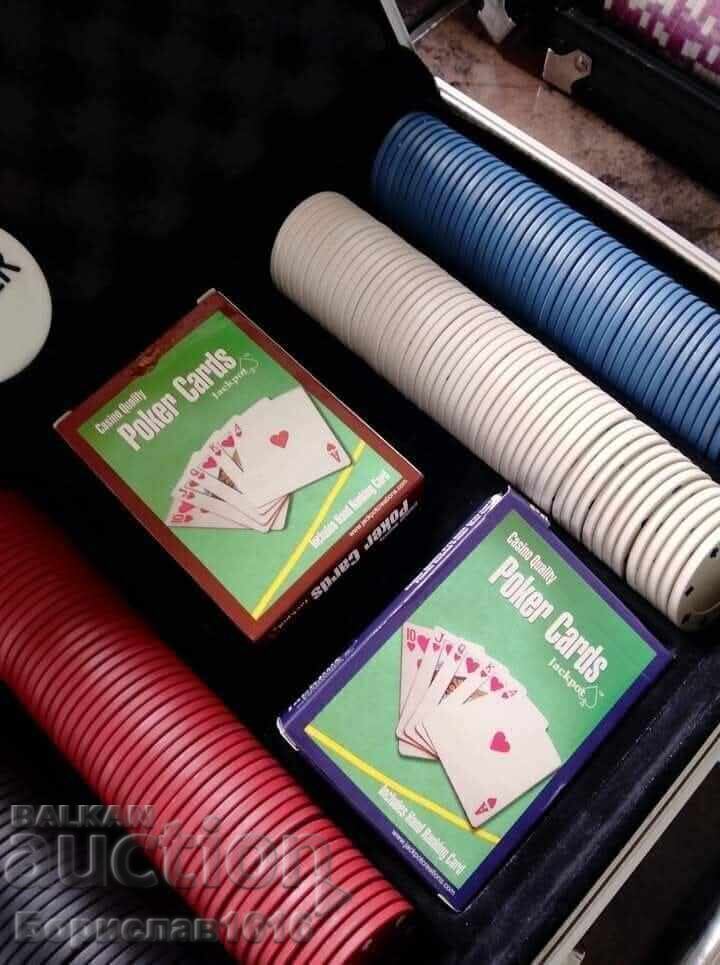 POKER CHIPS - THE BIG ONE IS AVAILABLE! - 6 POKER CHIPS - THE BIG ONE IS AVAILABLE! - 6