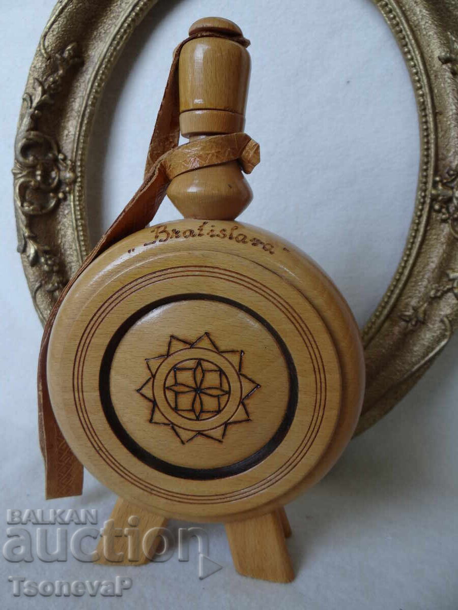 Wooden carved flask, made in the former Czechoslovakia with price 10.00 BGN | € 5.11 Wooden carved flask, made in the former Czechoslovakia with price 10.00 BGN | € 5.11