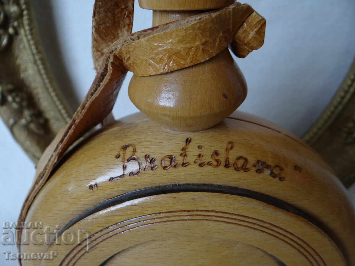 Auction Wooden carved flask, made in the former Czechoslovakia Auction Wooden carved flask, made in the former Czechoslovakia