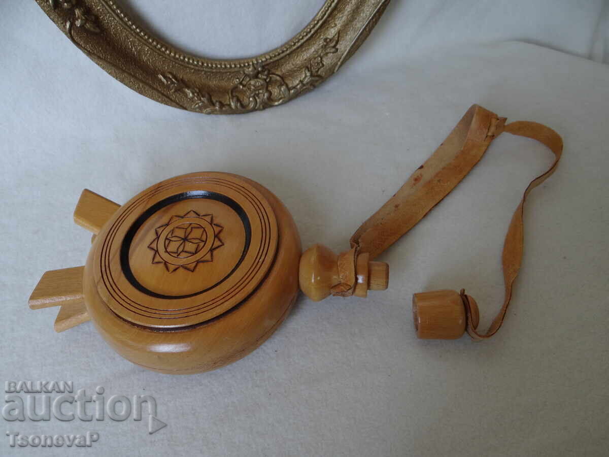 Wooden carved flask, made in the former Czechoslovakia - 7 Wooden carved flask, made in the former Czechoslovakia - 7