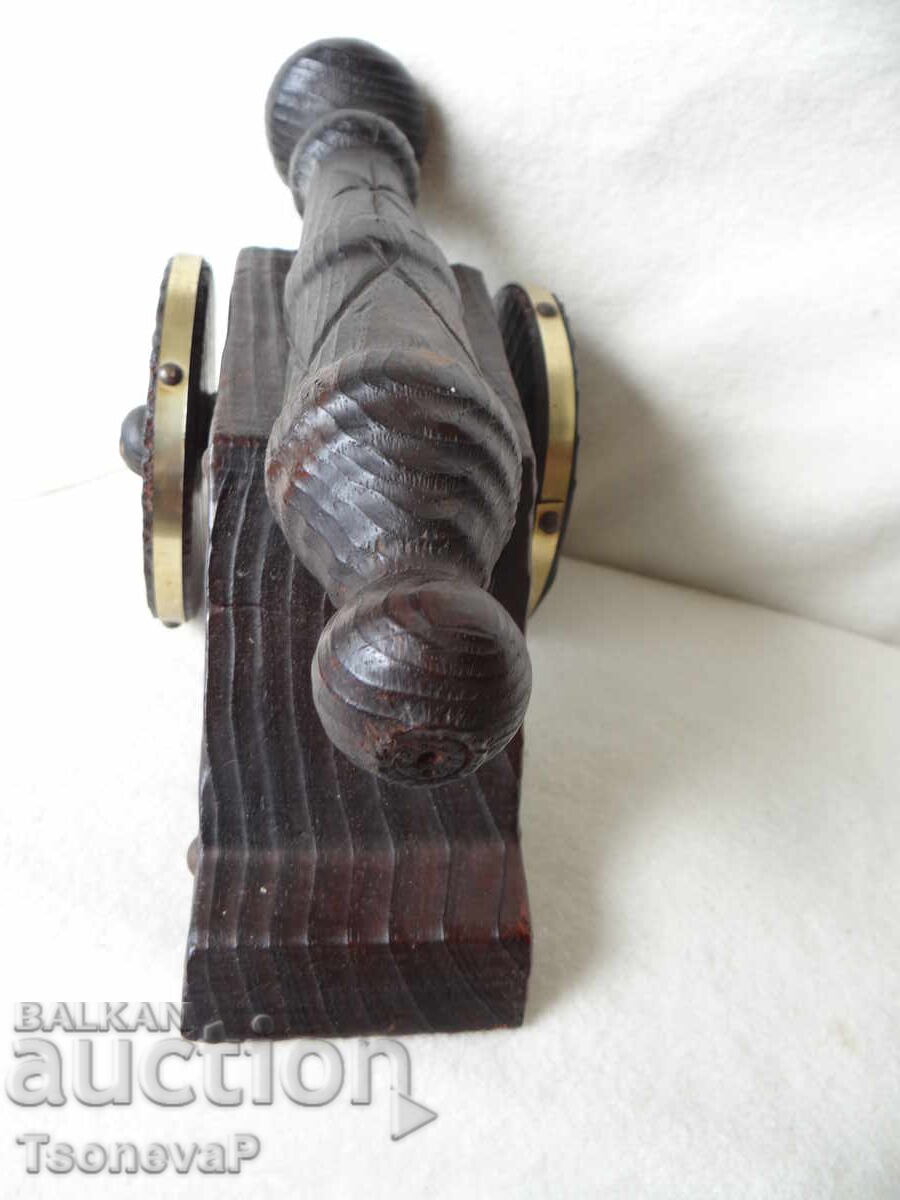 Delivery of Wooden top, cannon Delivery of Wooden top, cannon