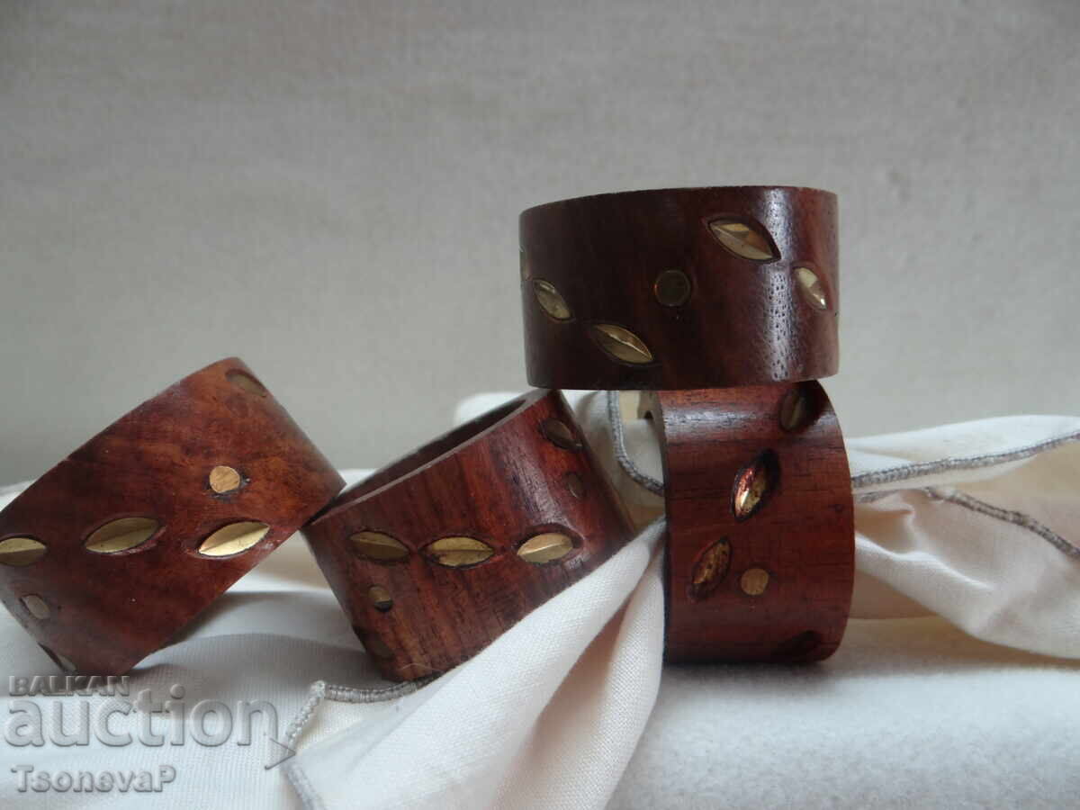Wooden napkin rings - 5 Wooden napkin rings - 5