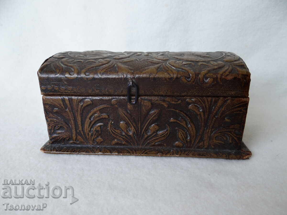 Large Spanish wooden box Large Spanish wooden box
