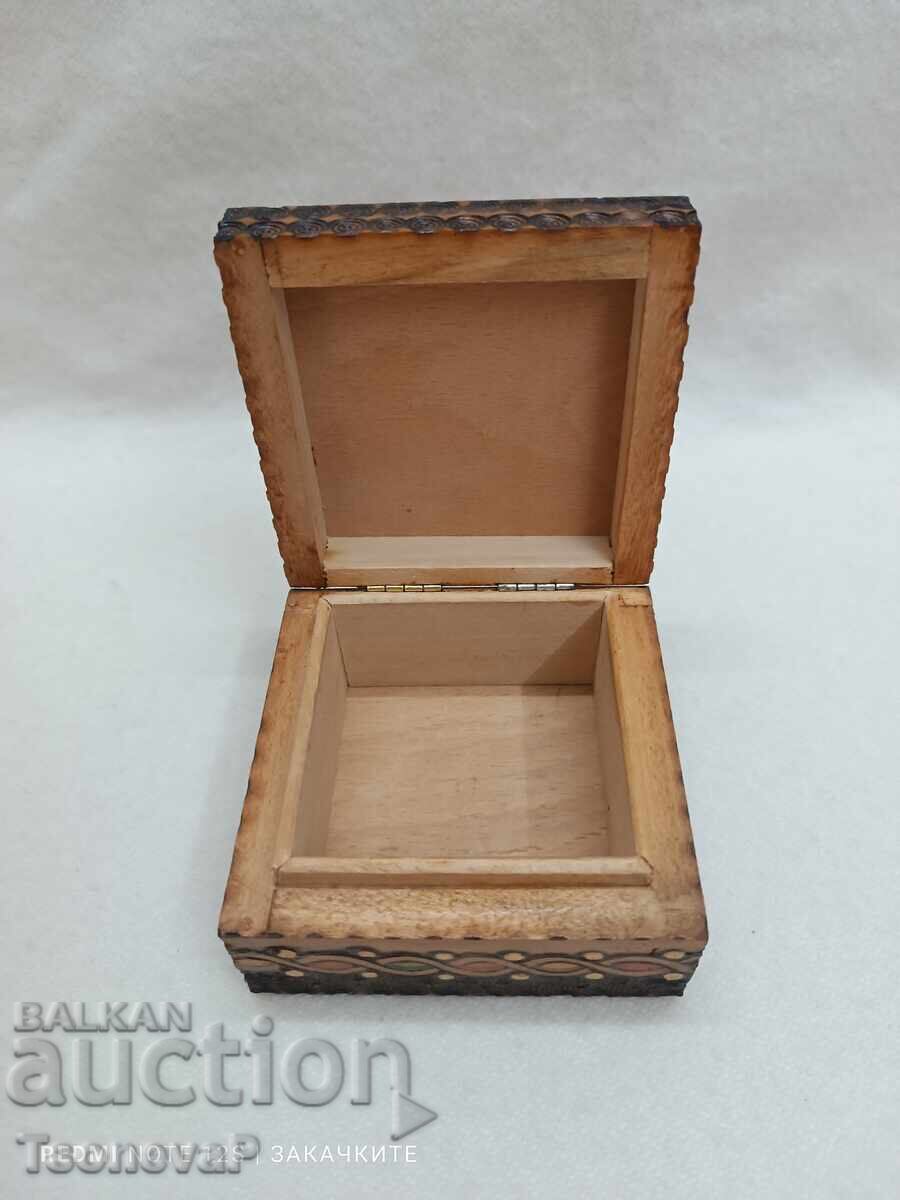 Ξύλινο κουτί με πυρογραφία - 6 Ξύλινο κουτί με πυρογραφία - 6