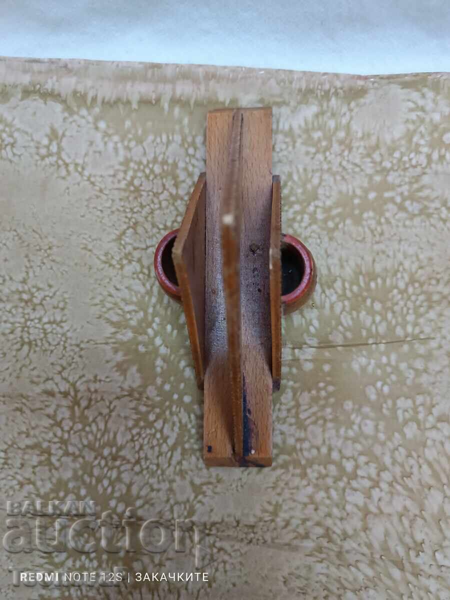 Delivery of Double wooden napkin holder with 2 toothpick holders Delivery of Double wooden napkin holder with 2 toothpick holders