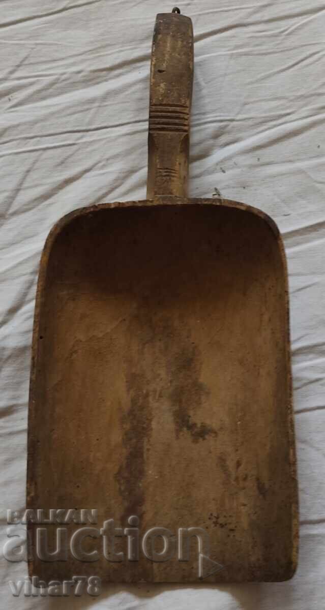 Delivery of OLD WOODEN SHOVEL GRAIN MEASURE