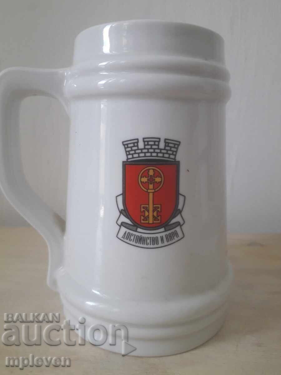 Cană de porțelan pentru bere Astika cu preț 6.00 BGN | € 3.07