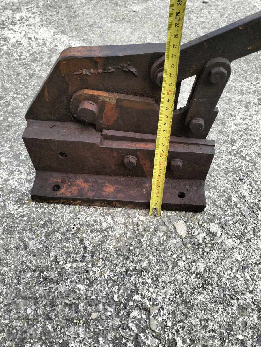 Veche ghilotină bulgărească pentru tablă - 5