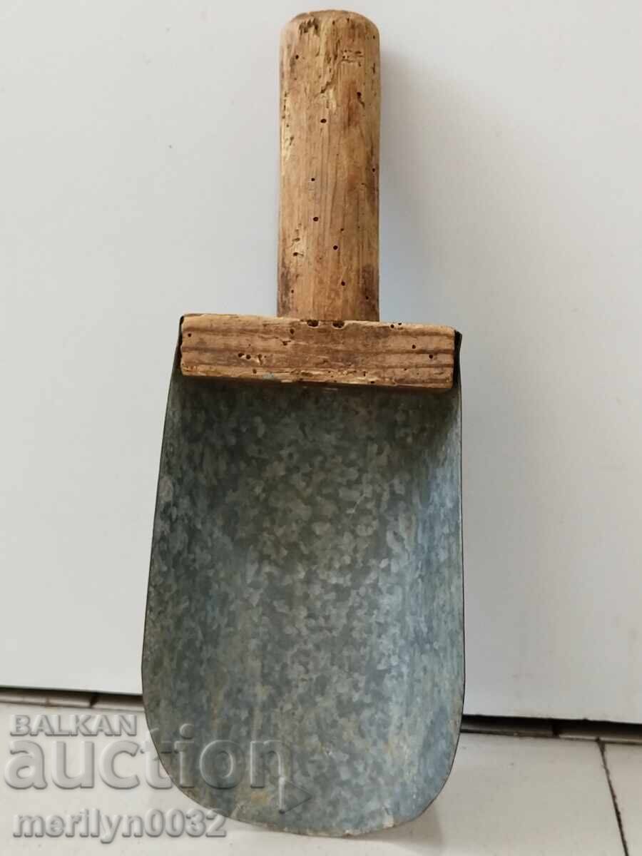 Стара лопатка за зърнени храни, дървения