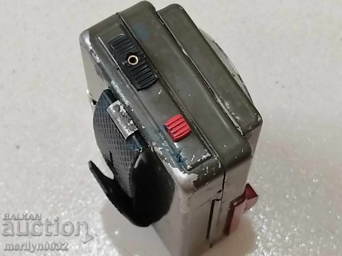 Delivery of Swiss military electric flashlight spotlight