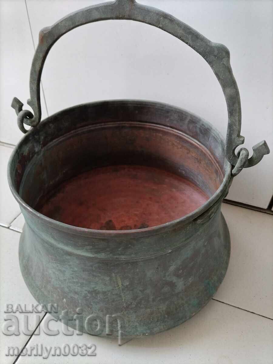 Παλιό χάλκινο καζάνι, καζάνι, χάλκινο, χάλκινο με τιμή 88.00 BGN | € 44.99
