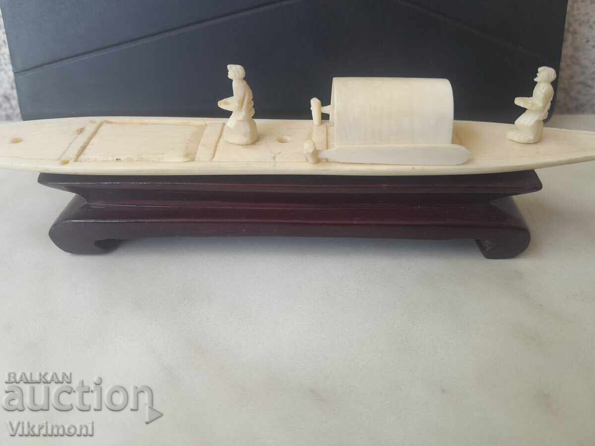 Рядка фигура слонова кост,лодка,шхуна,Инуити,