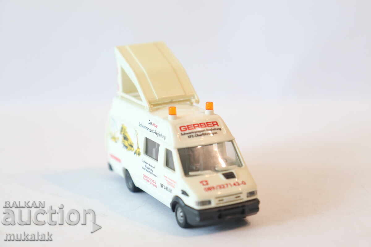 Delivery of Busch 1:87 H0 IVECO Heavy Transport Model Truck
