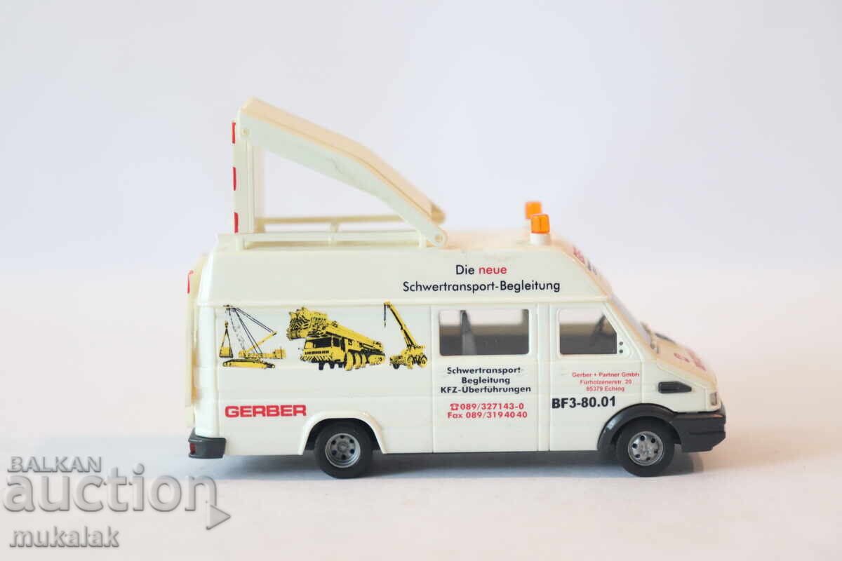 Busch 1:87 H0 IVECO Heavy Transport Model Truck - 5