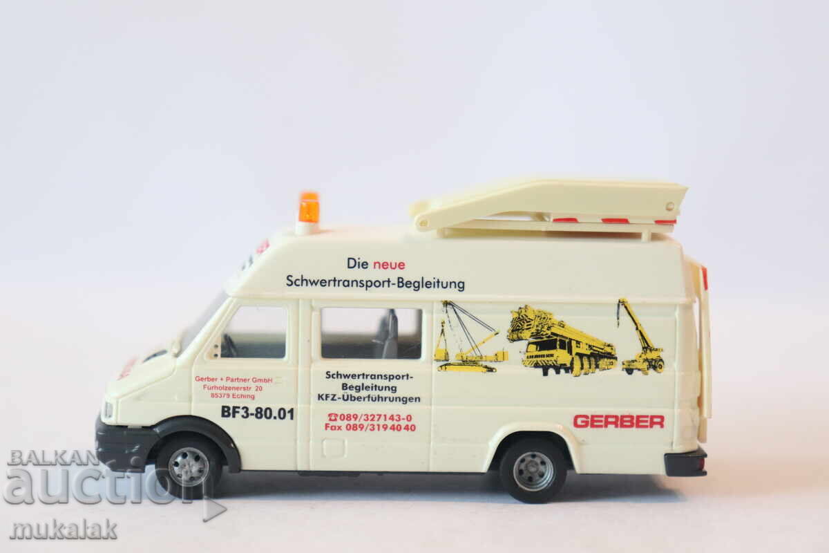 Busch 1:87 H0 IVECO Heavy Transport Model Truck