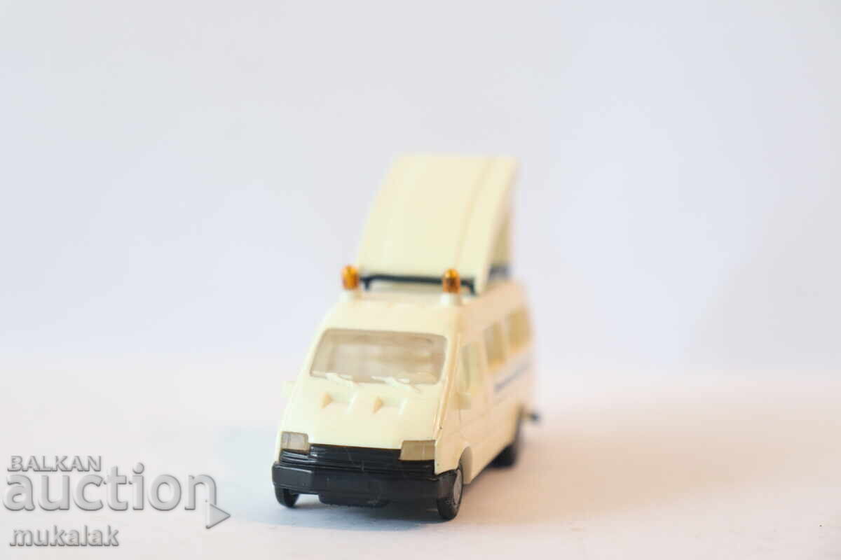 Auction  PRALINE 1:87 H0 FORD HEAVY DUTY TRANSPORT MODEL TRUCK