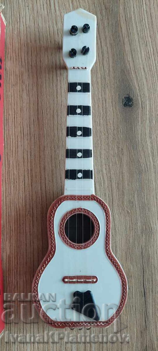 Ρετρό παιχνίδι από την σοσιαλιστική εποχή για συλλέκτες με τιμή 20.00 BGN | € 10.23