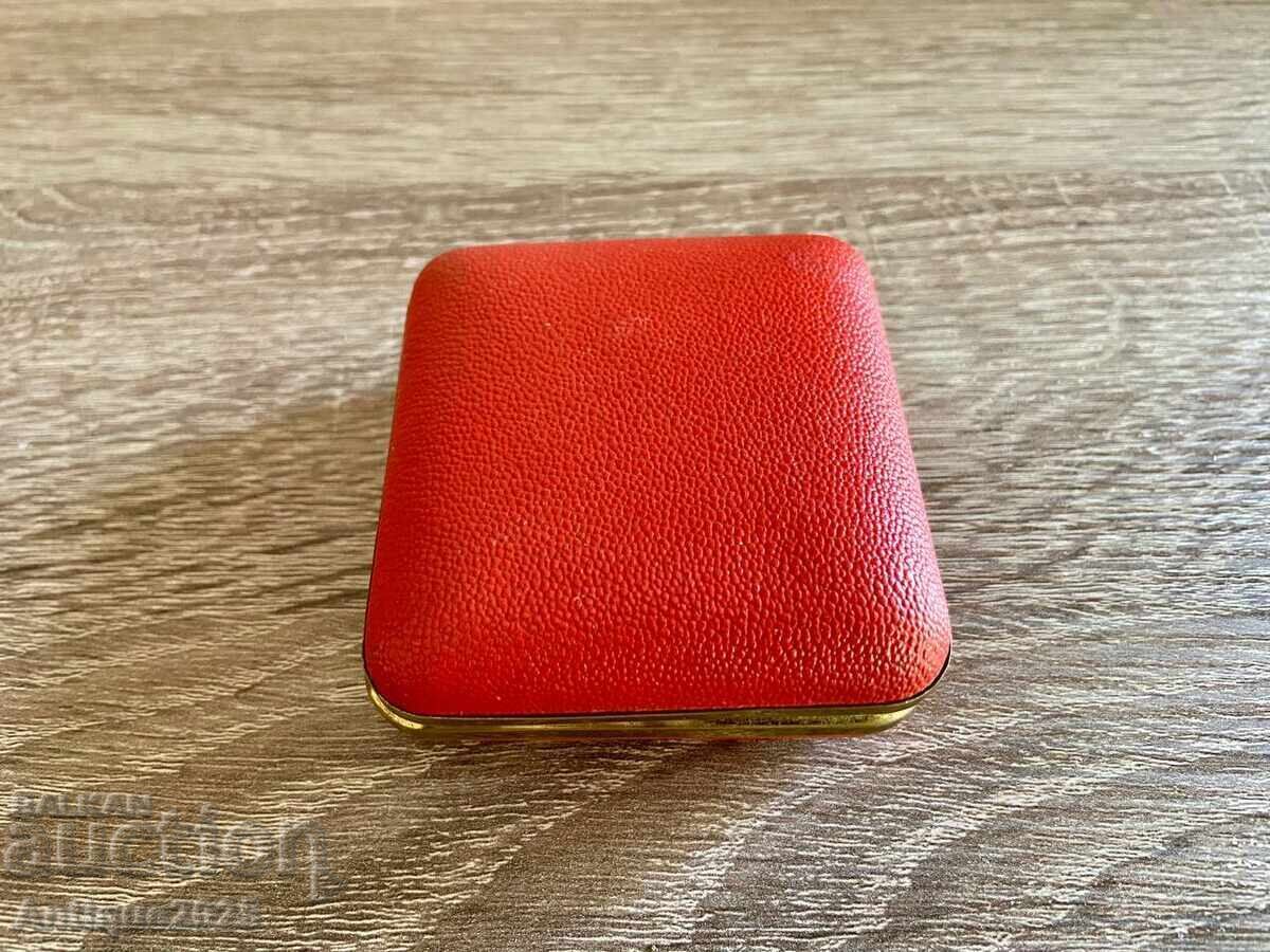 Доставка на Винтидж часовник за пътуване в работно състояние