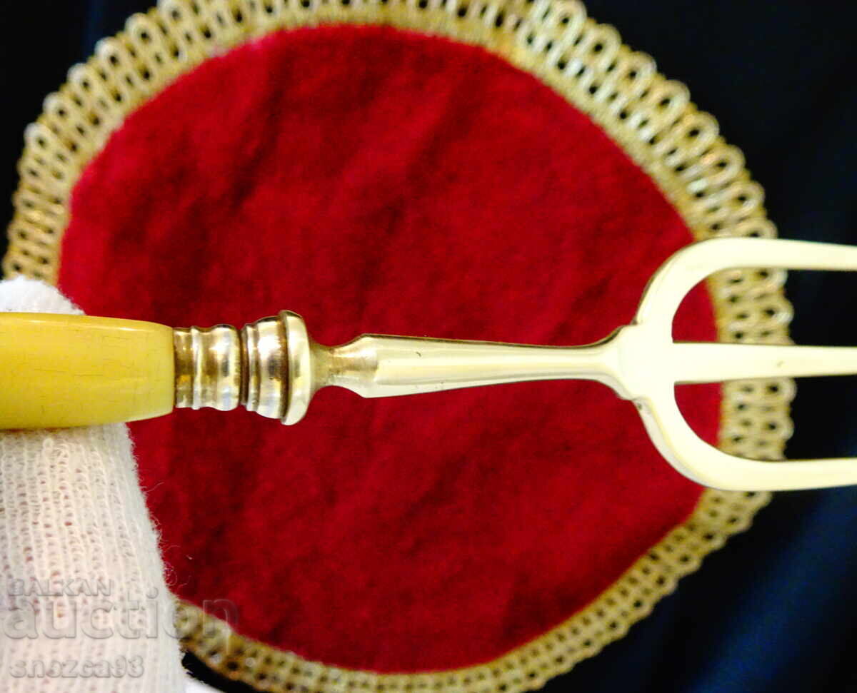 Auction  Bronze fork, trident, catalin