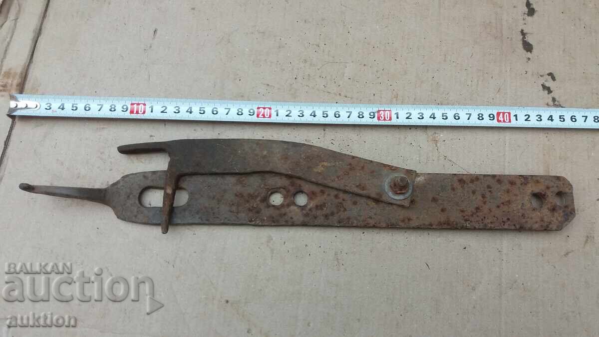 BACĂT PORȚI RENAȘTEREA FORJATĂ cu preț 8.99 BGN | € 4.60 BACĂT PORȚI RENAȘTEREA FORJATĂ cu preț 8.99 BGN | € 4.60