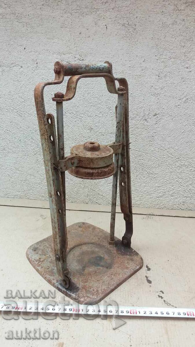 Δημοπρασία Εξαιρετική μηχανή σφράγισης βάζων (σοσιαλιστική εποχή)