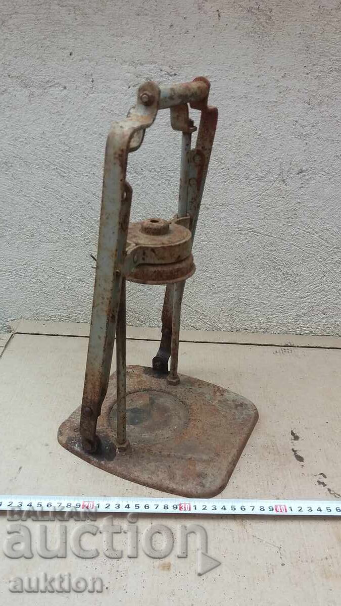 Εξαιρετική μηχανή σφράγισης βάζων (σοσιαλιστική εποχή)