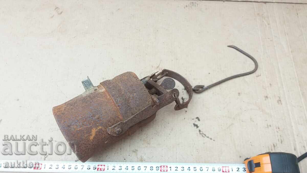 antique Carbide miner's lamp lantern - 7