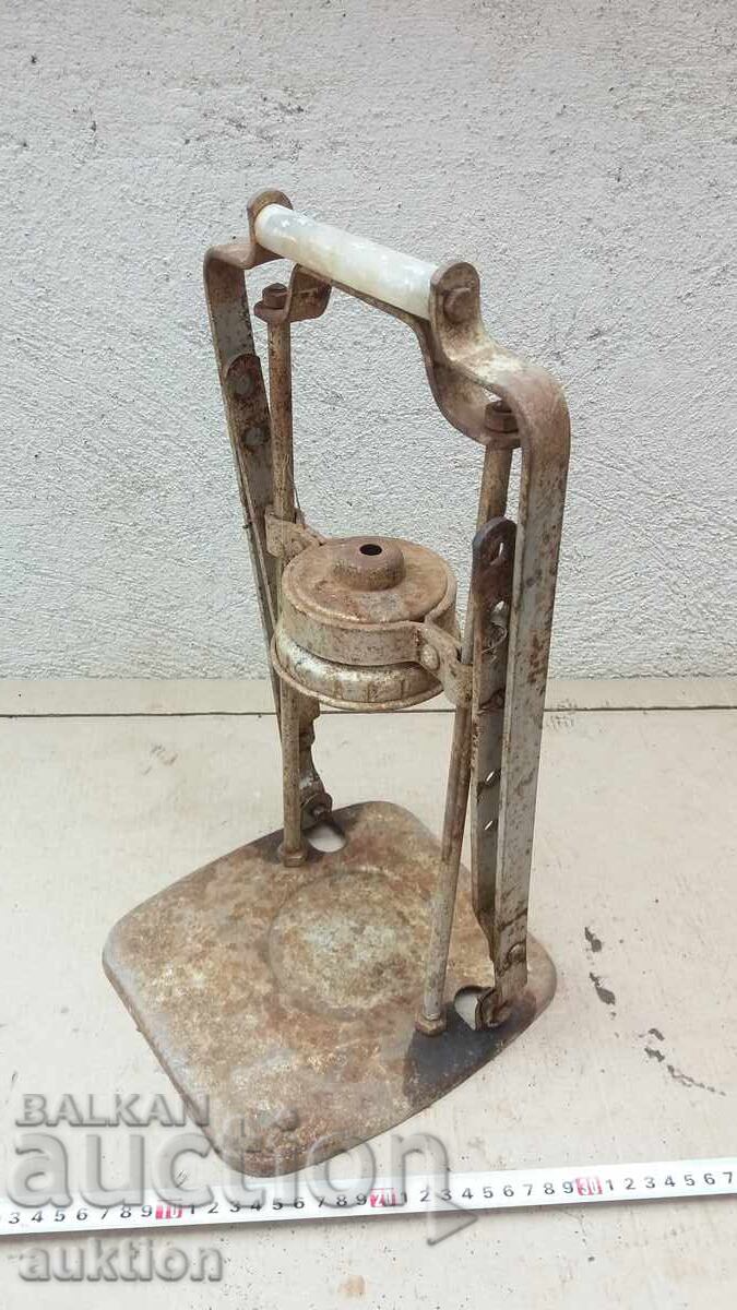 GREAT JAR SEALER, SOVIET ERA with price 20.99 BGN | € 10.73