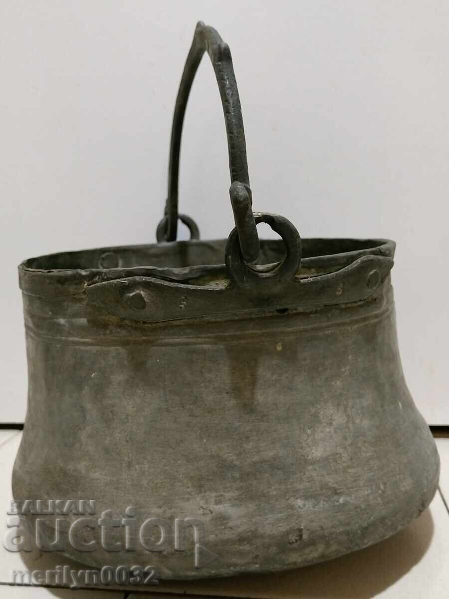 Delivery of Tinned cauldron, copper, coin, cauldron, coin, copper vessel Delivery of Tinned cauldron, copper, coin, cauldron, coin, copper vessel