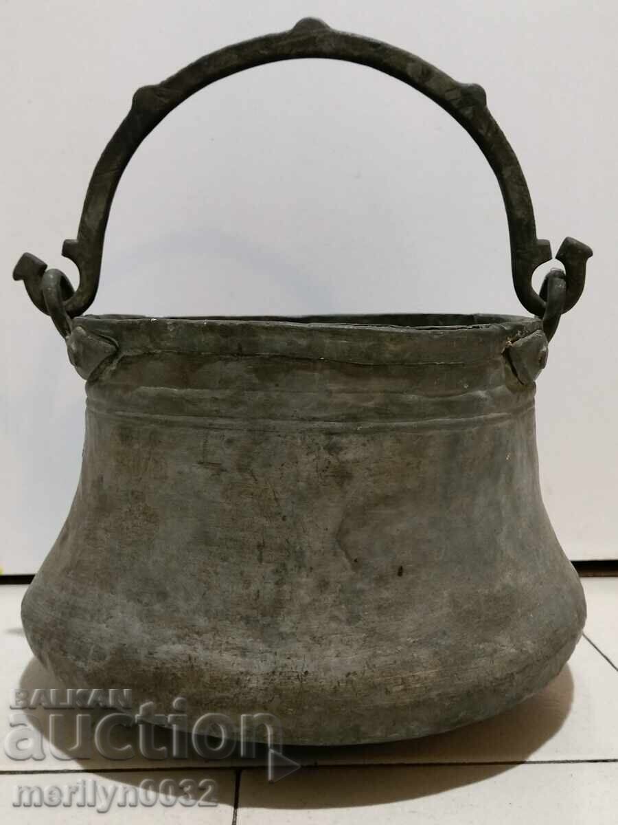 Tinned cauldron, copper, coin, cauldron, coin, copper vessel Tinned cauldron, copper, coin, cauldron, coin, copper vessel