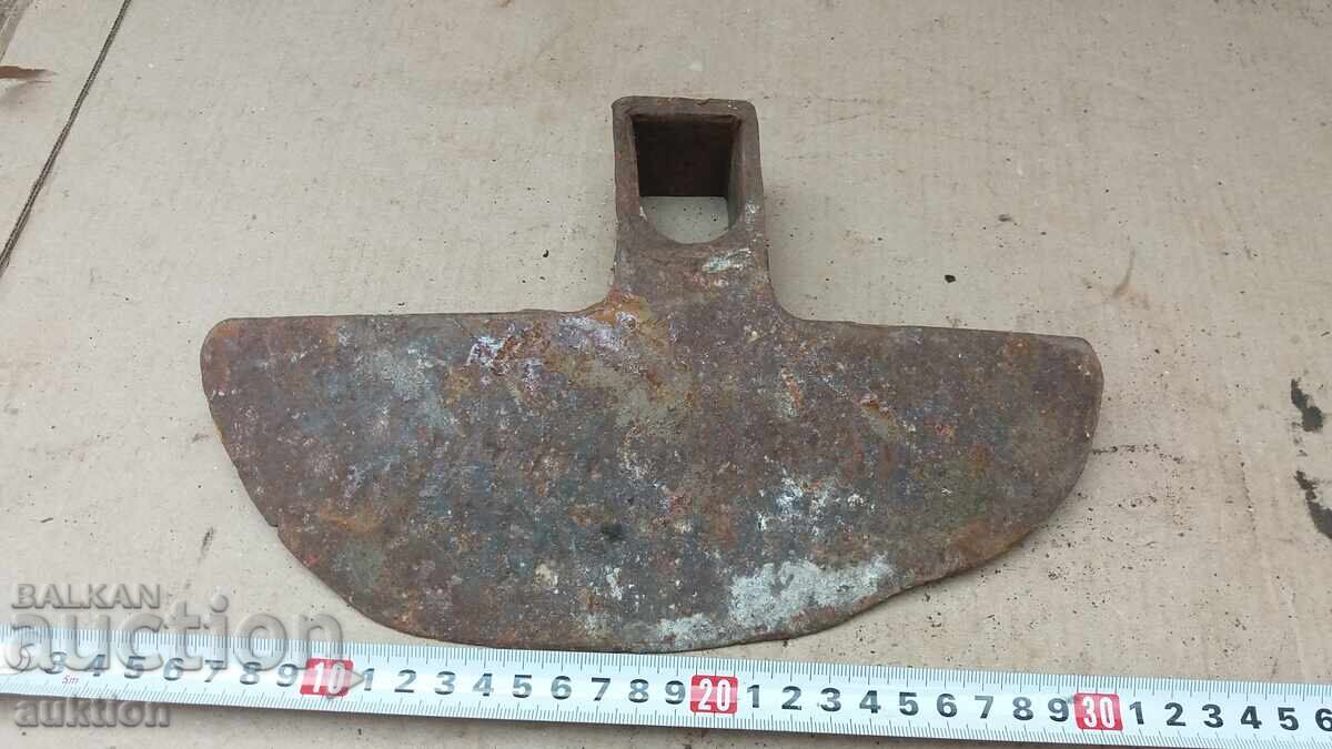 SAPA VECHE MASIVĂ cu preț 6.99 BGN | € 3.57 SAPA VECHE MASIVĂ cu preț 6.99 BGN | € 3.57