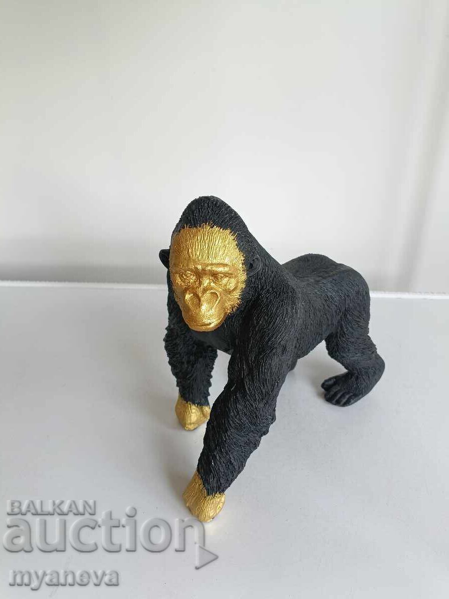Licitație KARE Design, statuetă gorilă boxer
